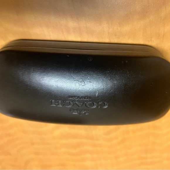 Coach Black Hard Eyeglass Case with Logo – Classic & Durable Storage - Picture 2 of 12